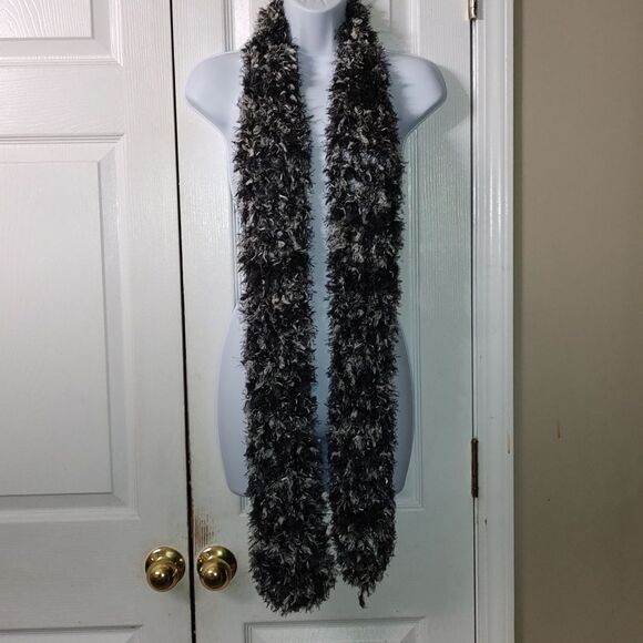 Black and White  fuzzy winter scarf - Picture 1 of 5